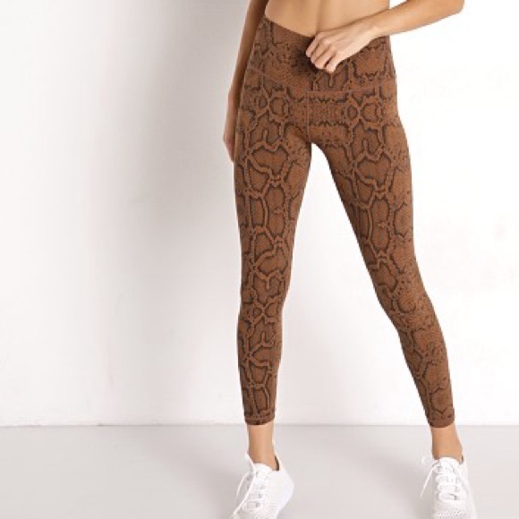 Varley Pants - VARLEY | Luna 25 Leggings in Burnt Snake | L